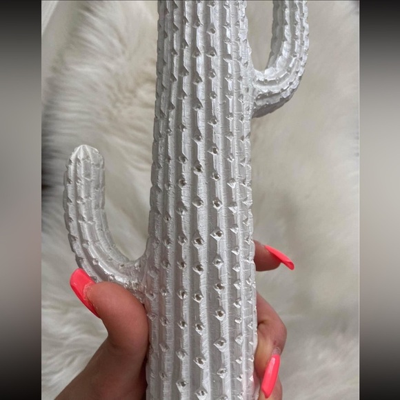 Decorative Statue Sculpture Western Cactus Ceramic White 11 inches Home Decor - Picture 5 of 9